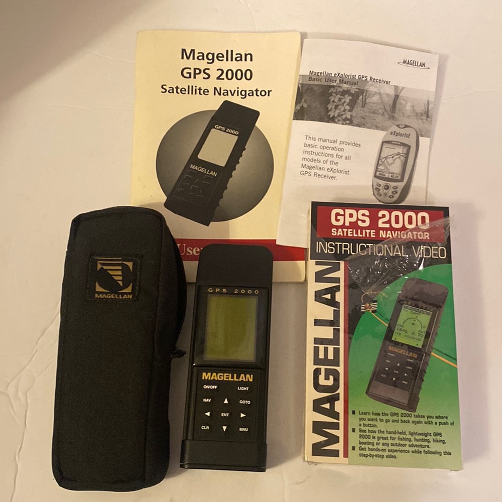 Magellan GPS 2000 Satellite Navigator